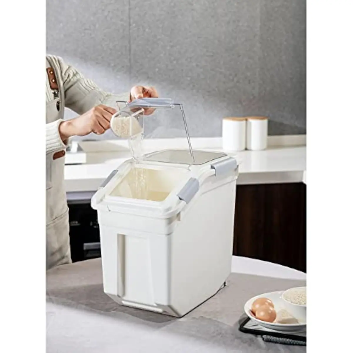 Contenitore Ermetico per Alime - Food Storage With Wheels recensione e prezzo